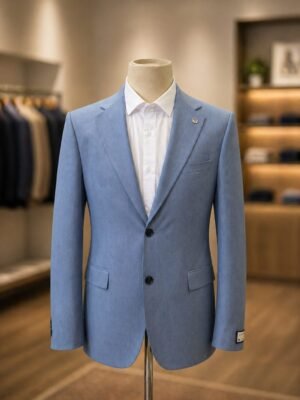 Light blue men's blazer with tailored fit and notch lapels